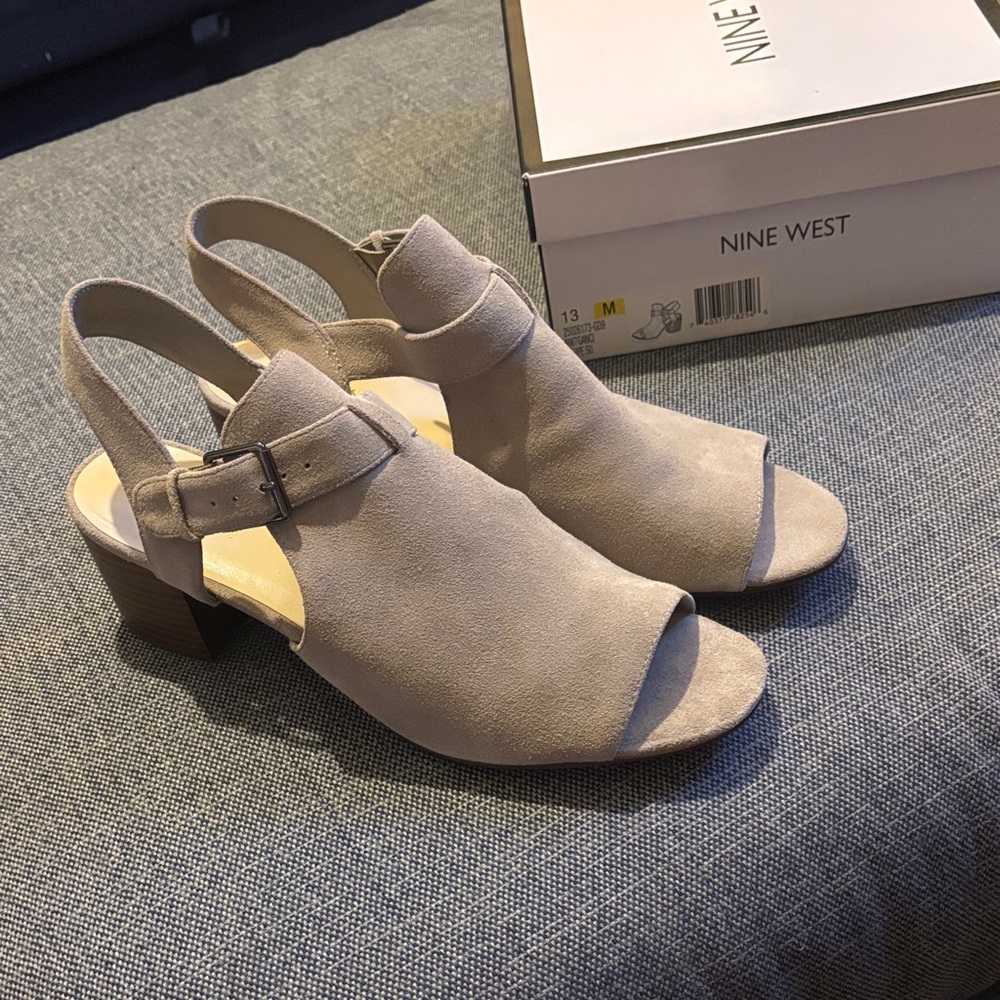 Nine West Women’s Size 13 Beige Peep-Toe Sandals Classic Dress Heels